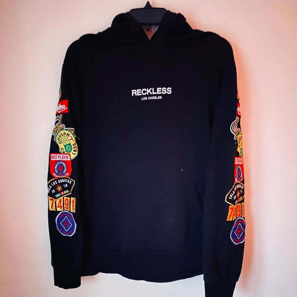 YOUNG AND RESTLESS BLACK HOODIE - Picture 2 of 7